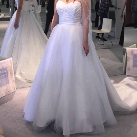 Alfred Angelo Disney Cinderella 205 Wedding Dress - Picture 3 of 13